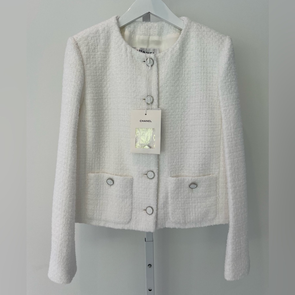 CHANEL 25S WHITE COTTON JACKET SIZE 38 / US 6 NWTS!